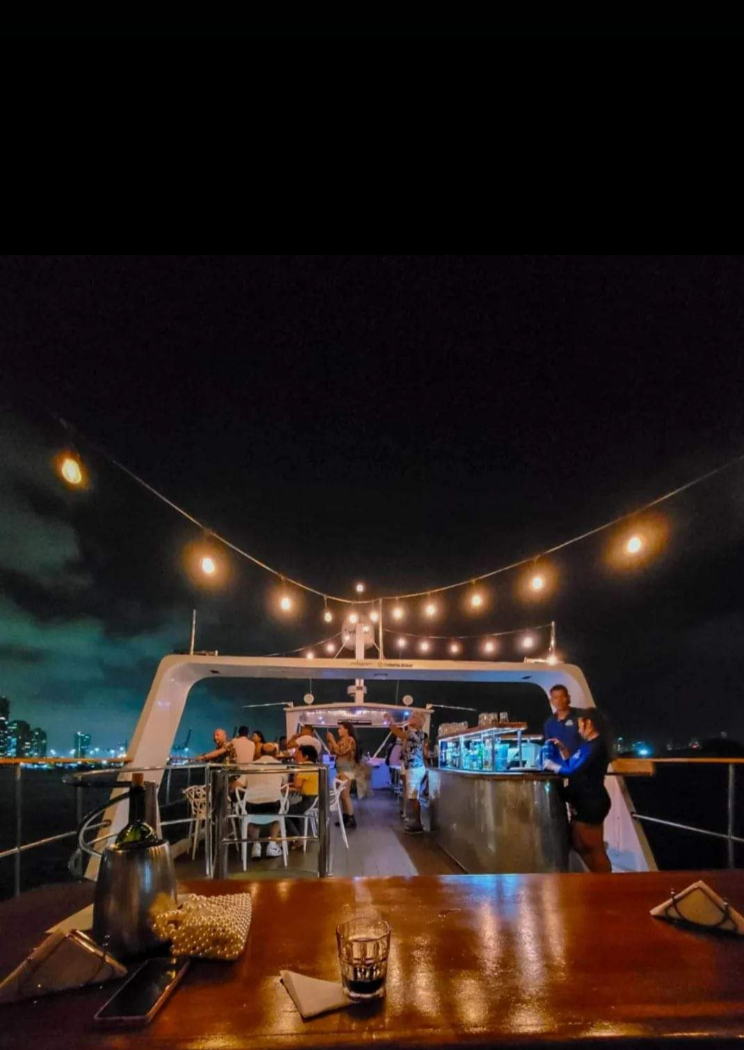 📍CENA ROMÁNTICA EN CATAMARAN POR LAS BAHÍAS DE CARTAGENA