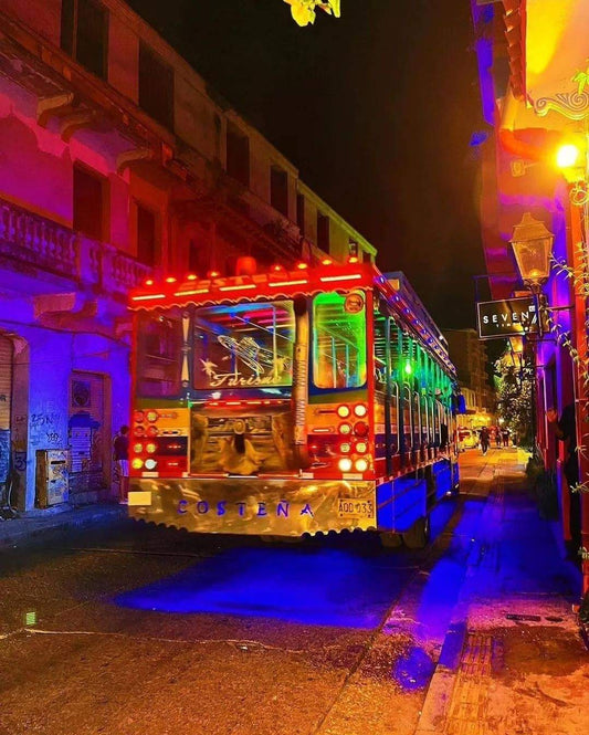 📍TOUR 🎉 CHIVA RUMBERA EN CARTAGENA🇨🇴