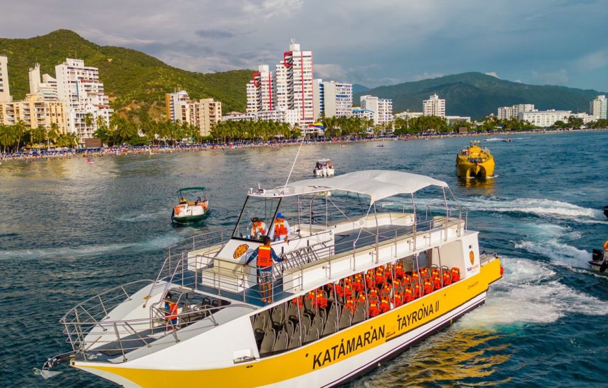 TOUR CATAMARÁN NOCTURNO • Magia y Fiesta en las Bahías de Santa Marta 🌙✨