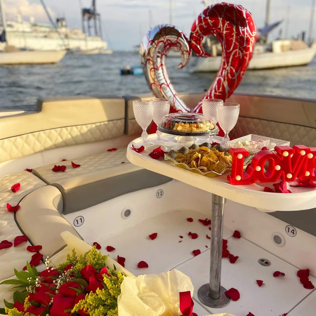 📍ATARDECER VIP EN BOTE DEPORTIVO DE LUJO EN CARTAGENA 🚤✨