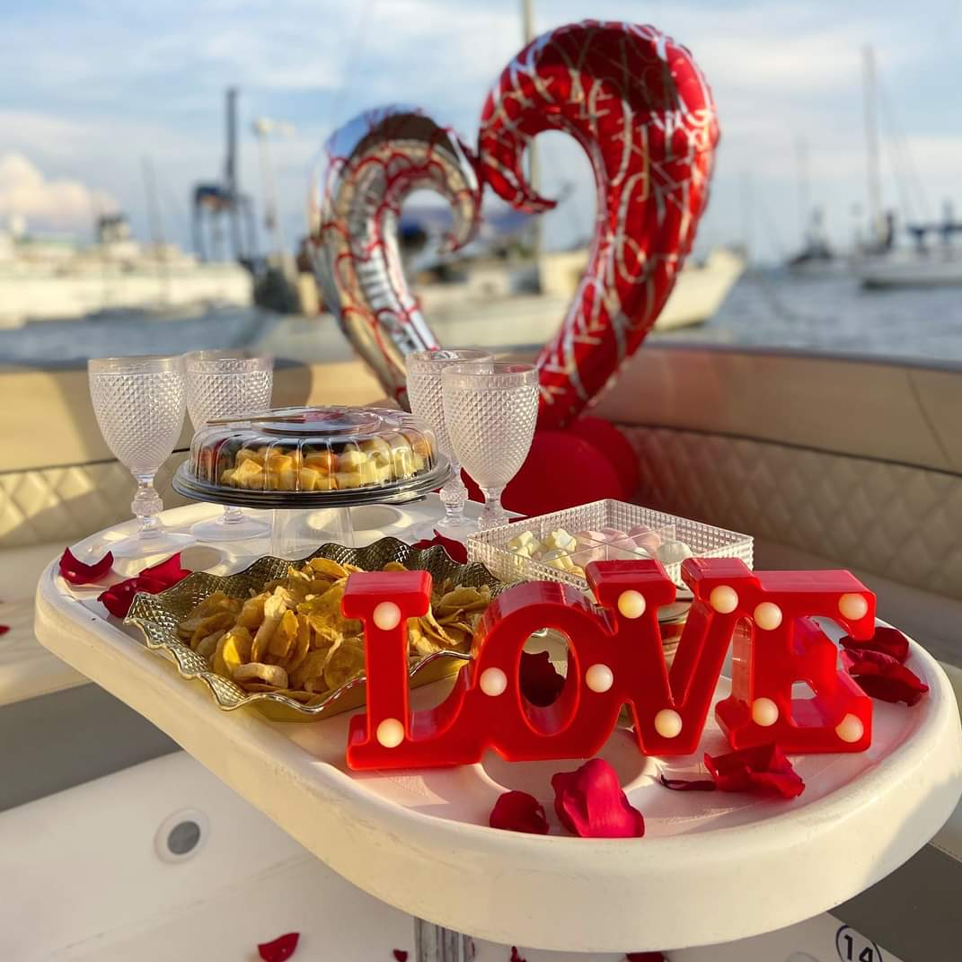 😍CENA ROMÁNTICA EN CRUCERO POR LAS BAHÍAS DE CARTAGENA: UNA EXPERIENCIA ÚNICA DE LUJO Y SABOR ❤️