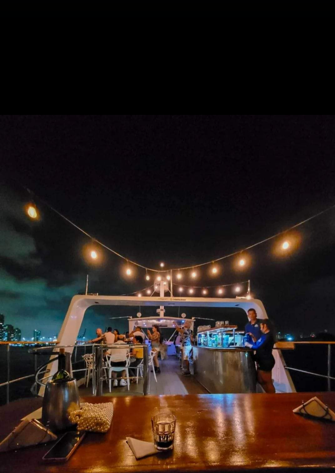 😍CENA ROMÁNTICA EN CRUCERO POR LAS BAHÍAS DE CARTAGENA: UNA EXPERIENCIA ÚNICA DE LUJO Y SABOR ❤️