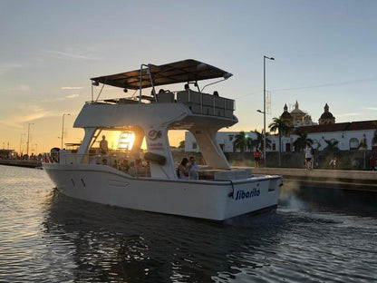 📍CENA ROMÁNTICA EN CATAMARAN POR LAS BAHÍAS DE CARTAGENA