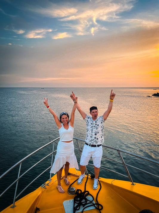 TOUR CATAMARÁN NOCTURNO • Magia y Fiesta en las Bahías de Santa Marta 🌙✨