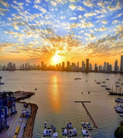 📍ATARDECER VIP EN BOTE DEPORTIVO DE LUJO EN CARTAGENA  🚤✨